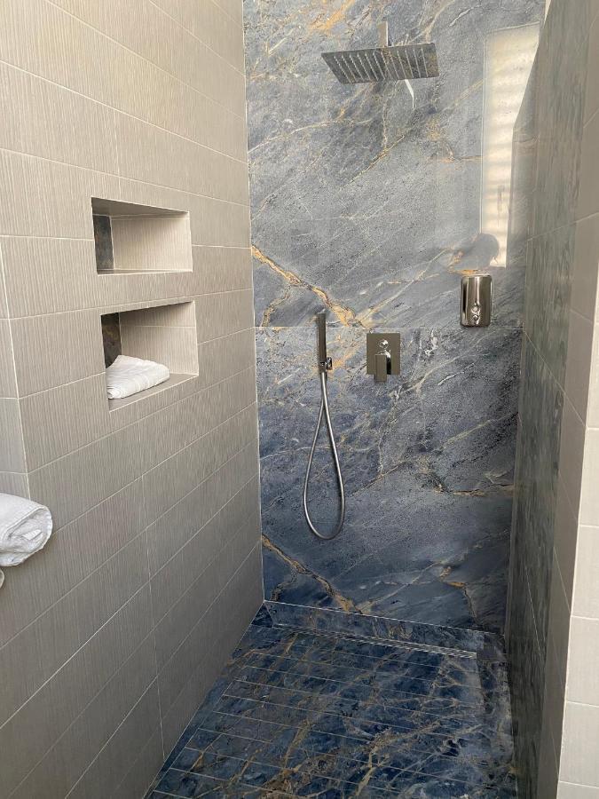 ג'ובינאצו Porto Di Mare B&B מראה חיצוני תמונה