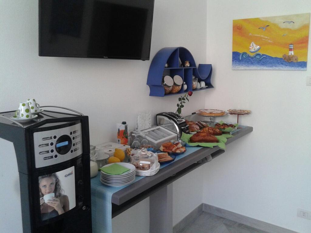 ג'ובינאצו Porto Di Mare B&B מראה חיצוני תמונה