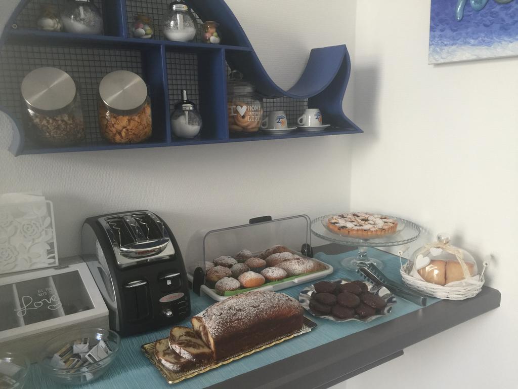 ג'ובינאצו Porto Di Mare B&B מראה חיצוני תמונה