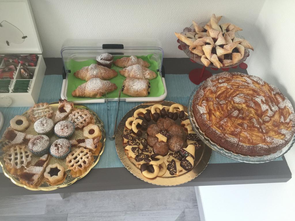 ג'ובינאצו Porto Di Mare B&B מראה חיצוני תמונה