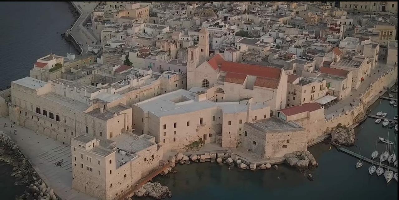 ג'ובינאצו Porto Di Mare B&B מראה חיצוני תמונה