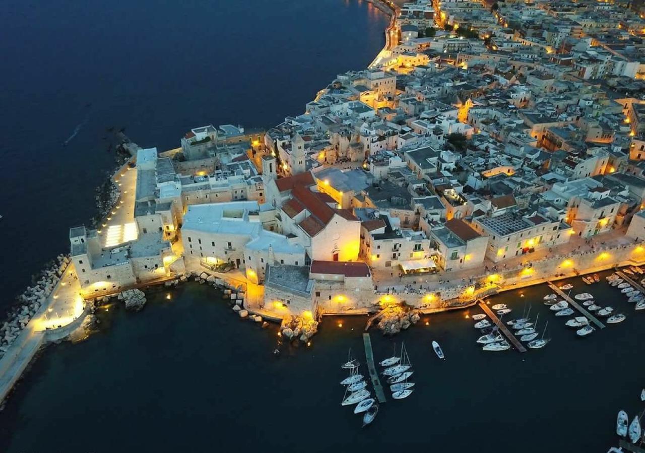 ג'ובינאצו Porto Di Mare B&B מראה חיצוני תמונה