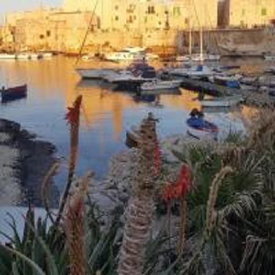 ג'ובינאצו Porto Di Mare B&B מראה חיצוני תמונה